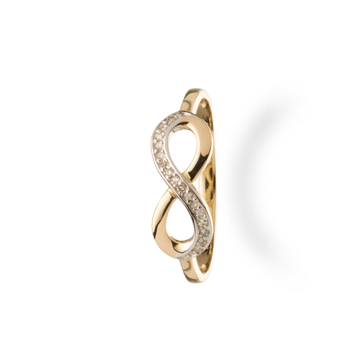 Ring i 8 kt. guld m. 16 diamanter