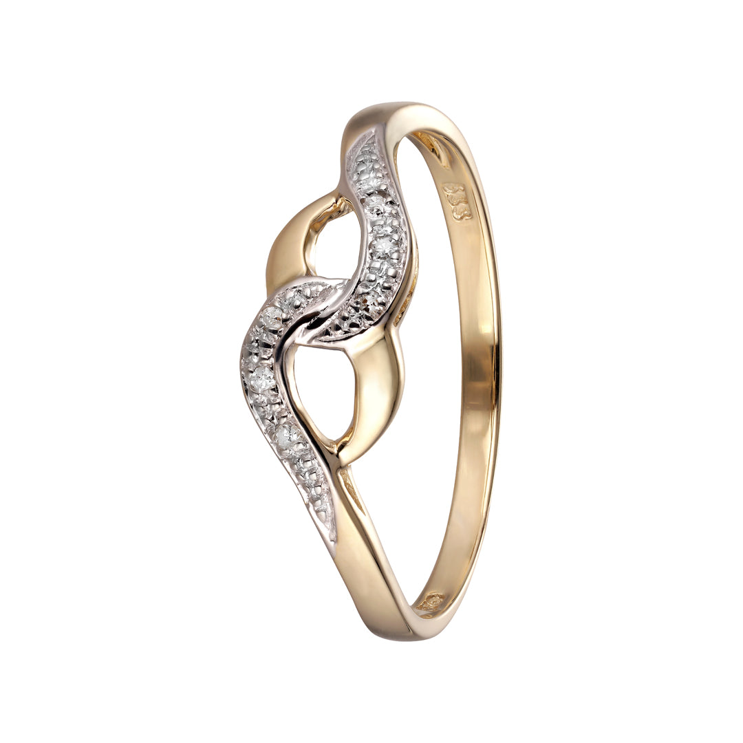 Ring i 8 kt. guld m. diamanter