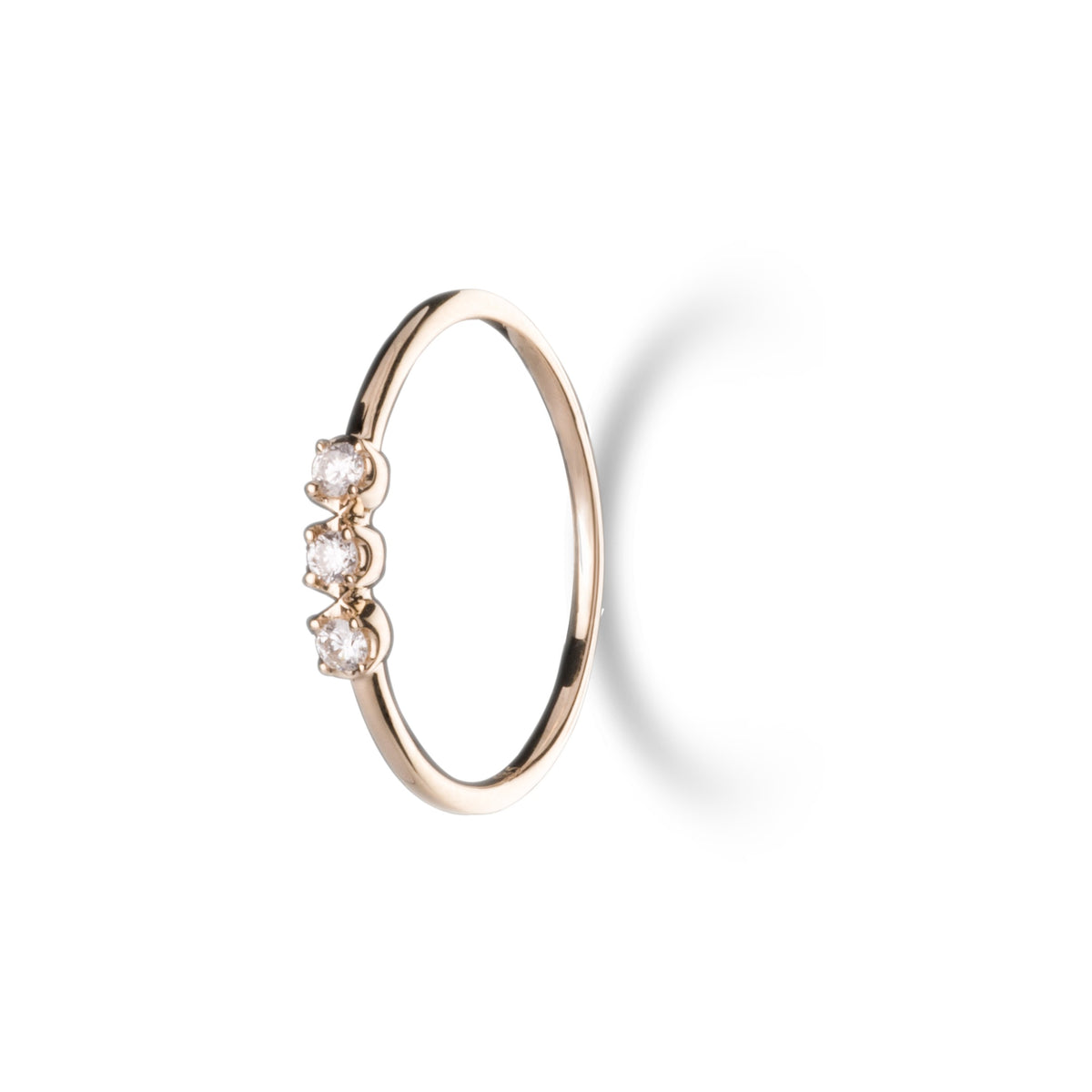 Ring i 14 kt. guld m. 3 brillanter i alt 0,10ct