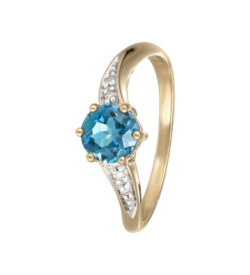 Ring i 8kt. guld m. London blå topas og 4 diamanter.